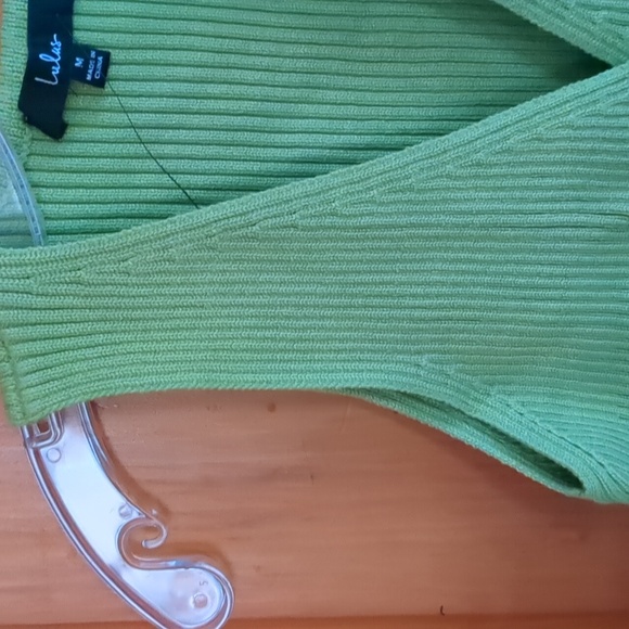 Lulu's* ladies size M Knit faux wrap lime green top, sleeveless cross fr… - Picture 2 of 12